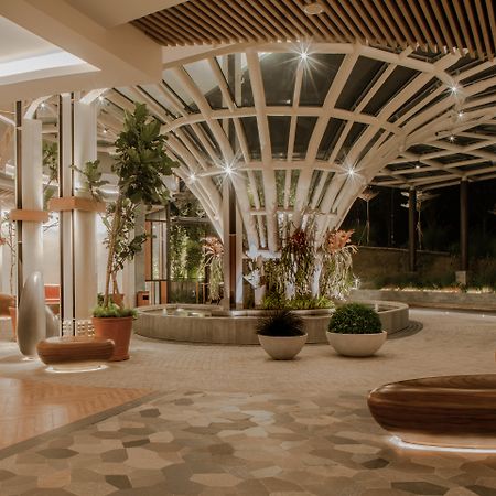 The Botanica Sanctuary Puncak Exterior foto The lobby of the hotel