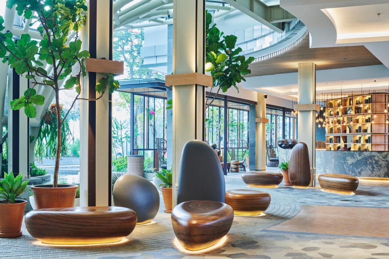 The Botanica Sanctuary Puncak Exterior foto The lobby of the hotel