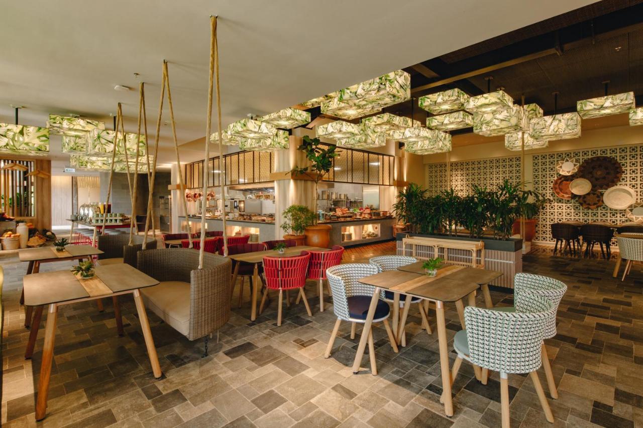 The Botanica Sanctuary Puncak Exterior foto The interior of the restaurant