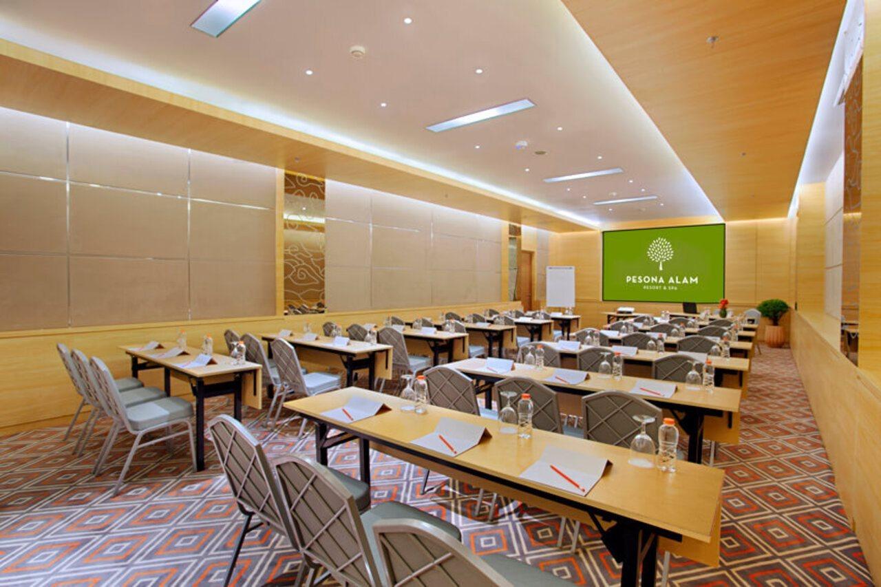 The Botanica Sanctuary Puncak Exterior foto Meeting room