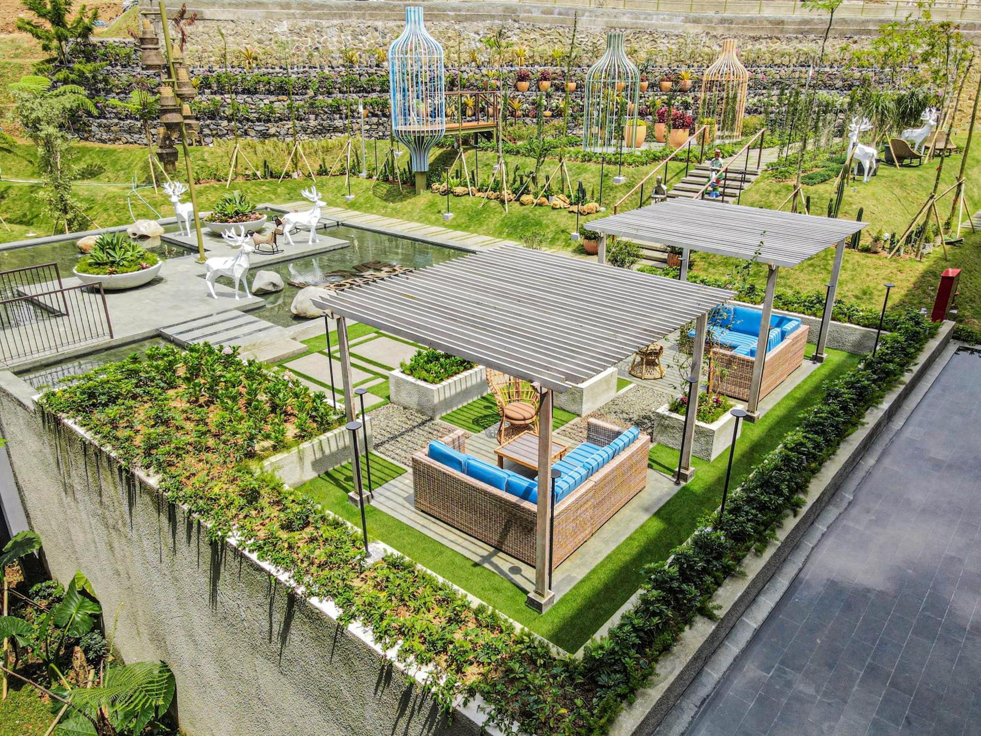 The Botanica Sanctuary Puncak Exterior foto The park