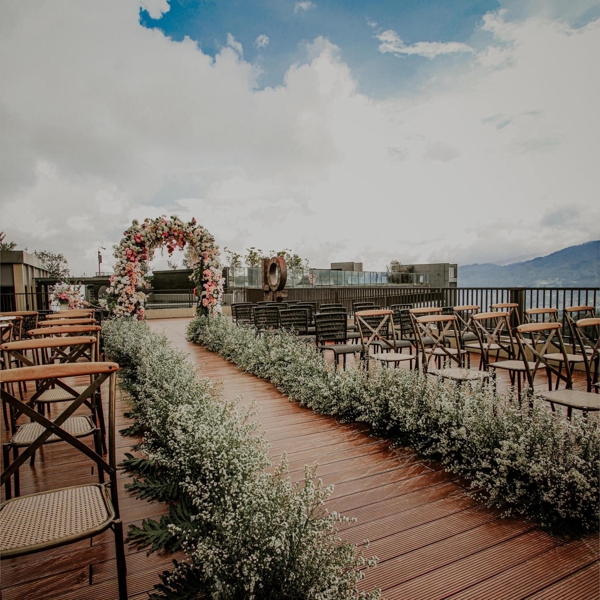 The Botanica Sanctuary Puncak Exterior foto The venue of the wedding